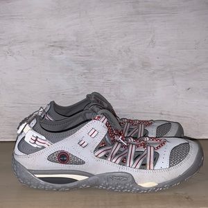 Women’s Outdoor Shoes Sz 8